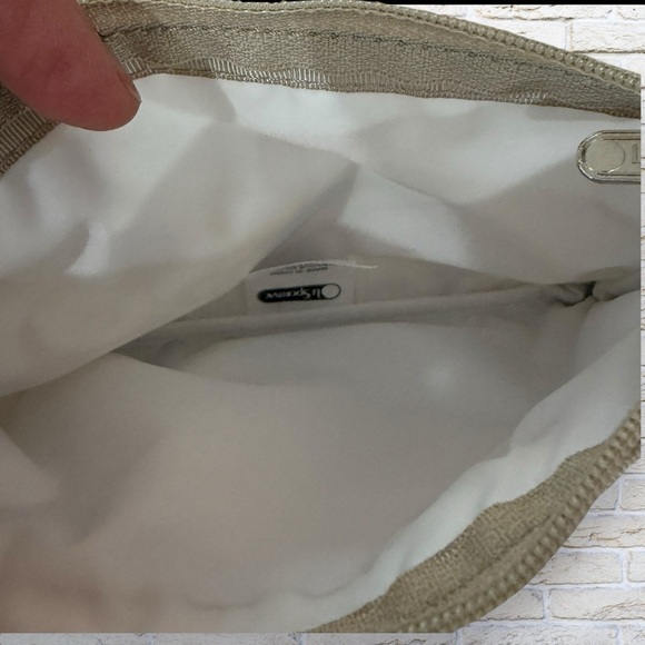 Lesportsac Cosmetic Bag / Pouch / Clutch / Makeup * EUC - Picture 6 of 6
